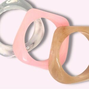 NWT ⚜️💖⚜️ NATASHA Pastel Acrylic Squircle Bangle Bracelet Set of 3!